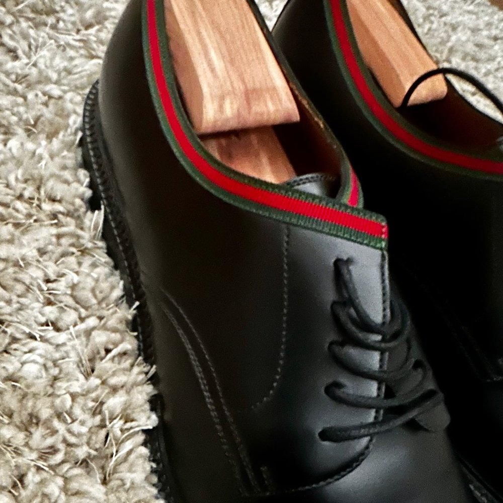 GUCCI - Black Leather, Red and Green trim, Dress Shoe, Size 10 US size